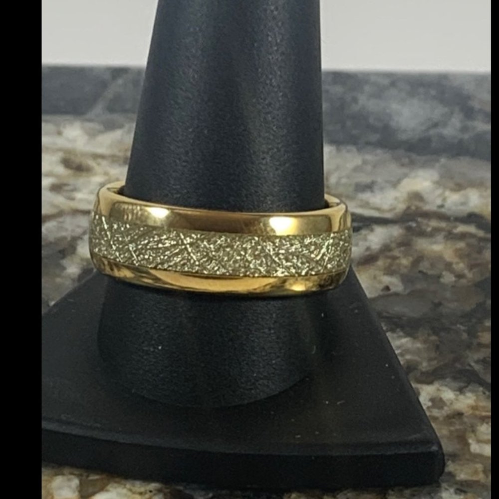 Size 11.5 tungsten meteor inlay ring